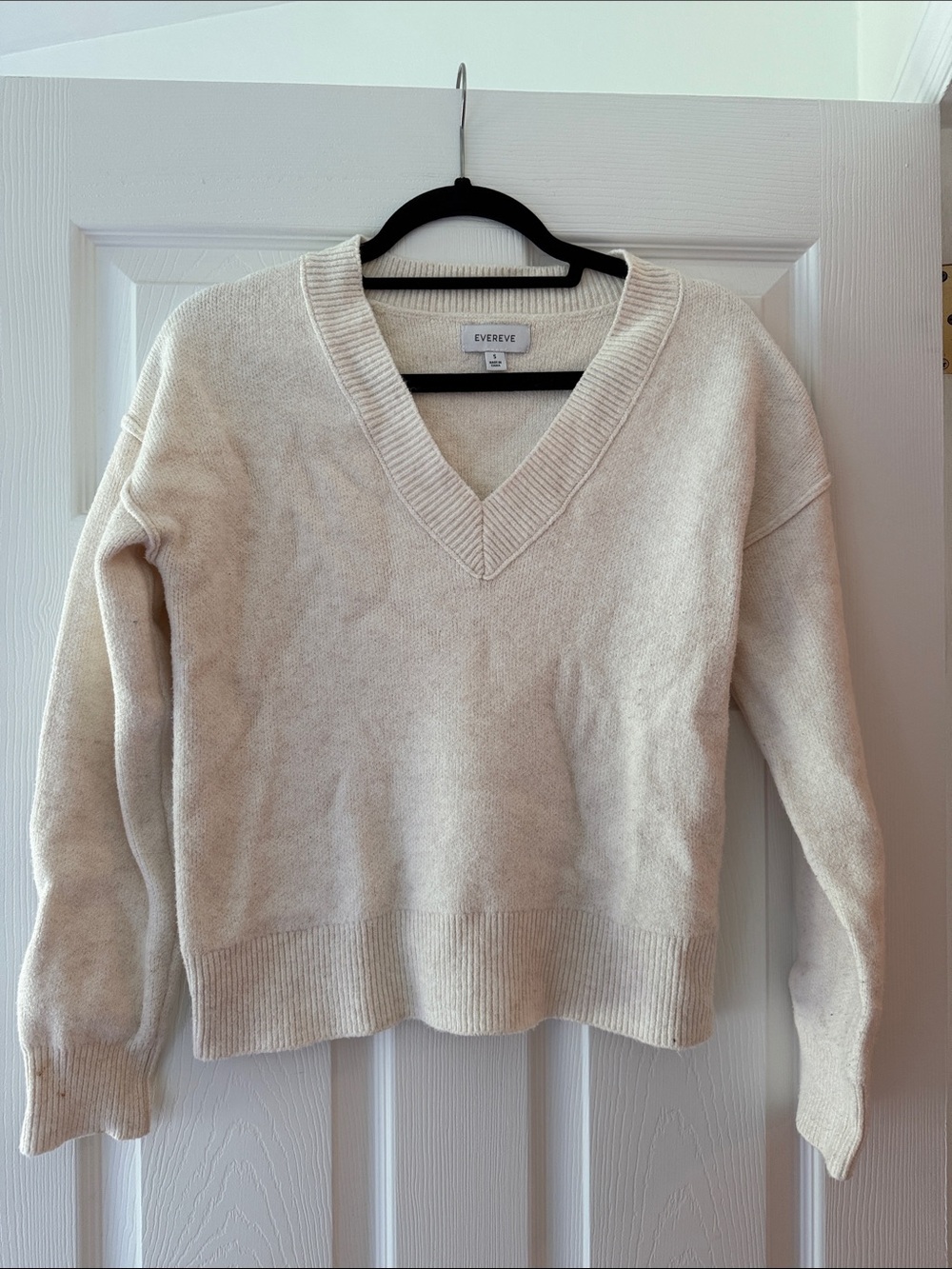 Evereve Cream V-Neck Women's Sweater - Size S